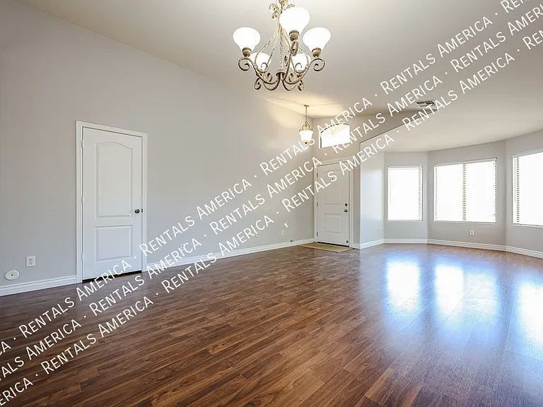 51 W Hereford Dr — Photo 7