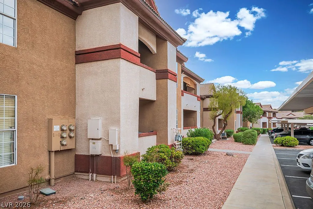 1 bed, 1.0 bath, 701 sqft, $1,250 — Photo 3