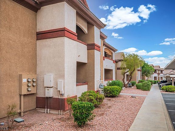 3rd image of 231 W Horizon Ridge Pkwy APT 514