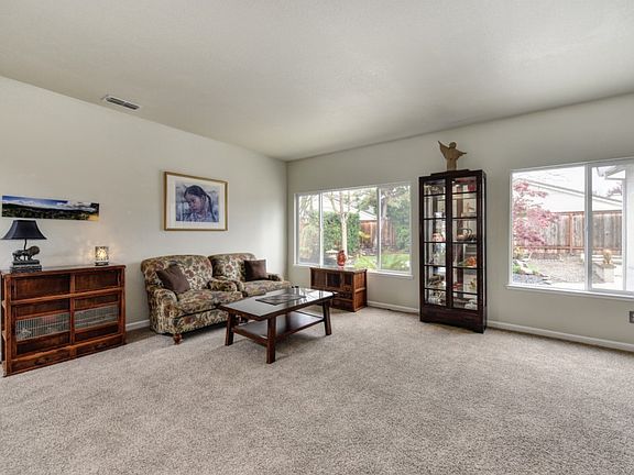 5th image of 8791 Monterey Oaks Dr