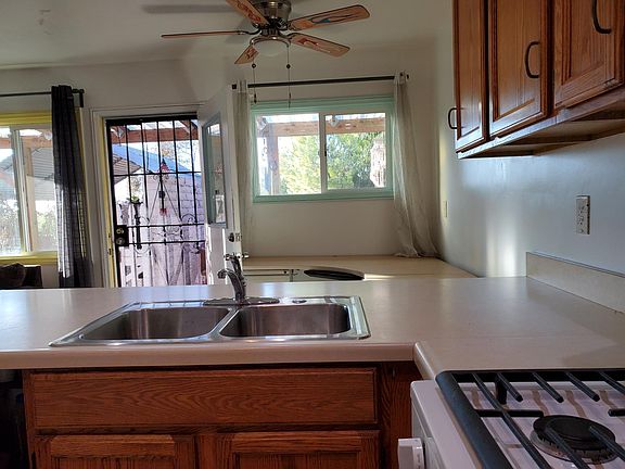 2nd image of 2215 Paradise St