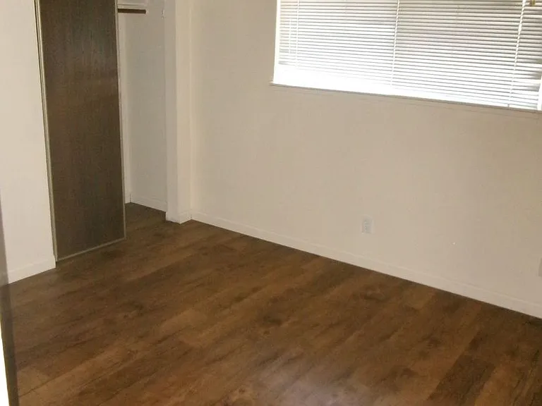 9685-9687 Lake Natoma Dr — Photo 22