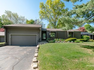 834 Brook Village Ct, Holland, MI