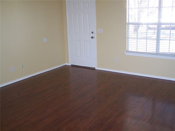 4th image of 284 Christy Ln