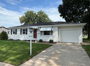1551 S Grant Ave, Janesville, WI 53546