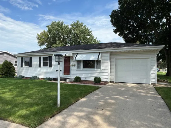 1551 S Grant Ave, Janesville, WI 53546
