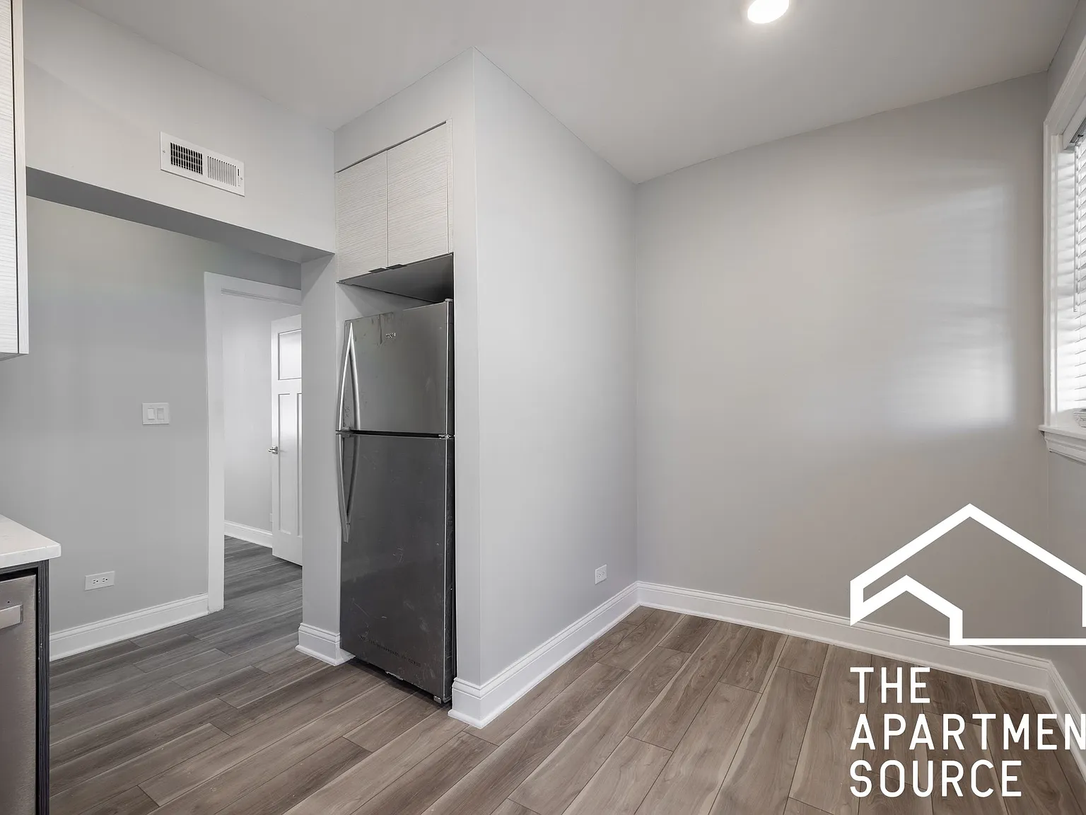 6148 N Francisco Ave — Photo 3