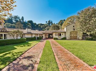 1525 Old Oak Rd, Los Angeles, CA 90049