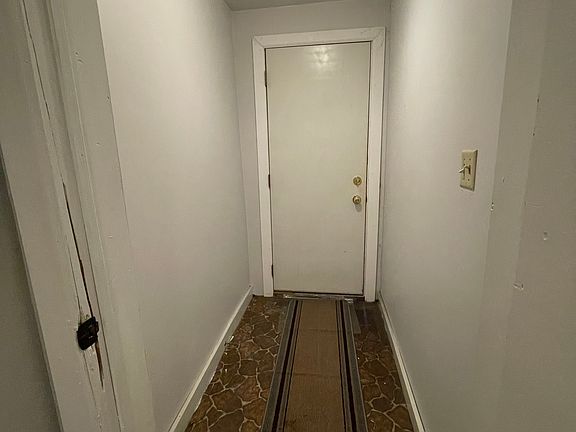 4th image of 4627 Towle Ave
