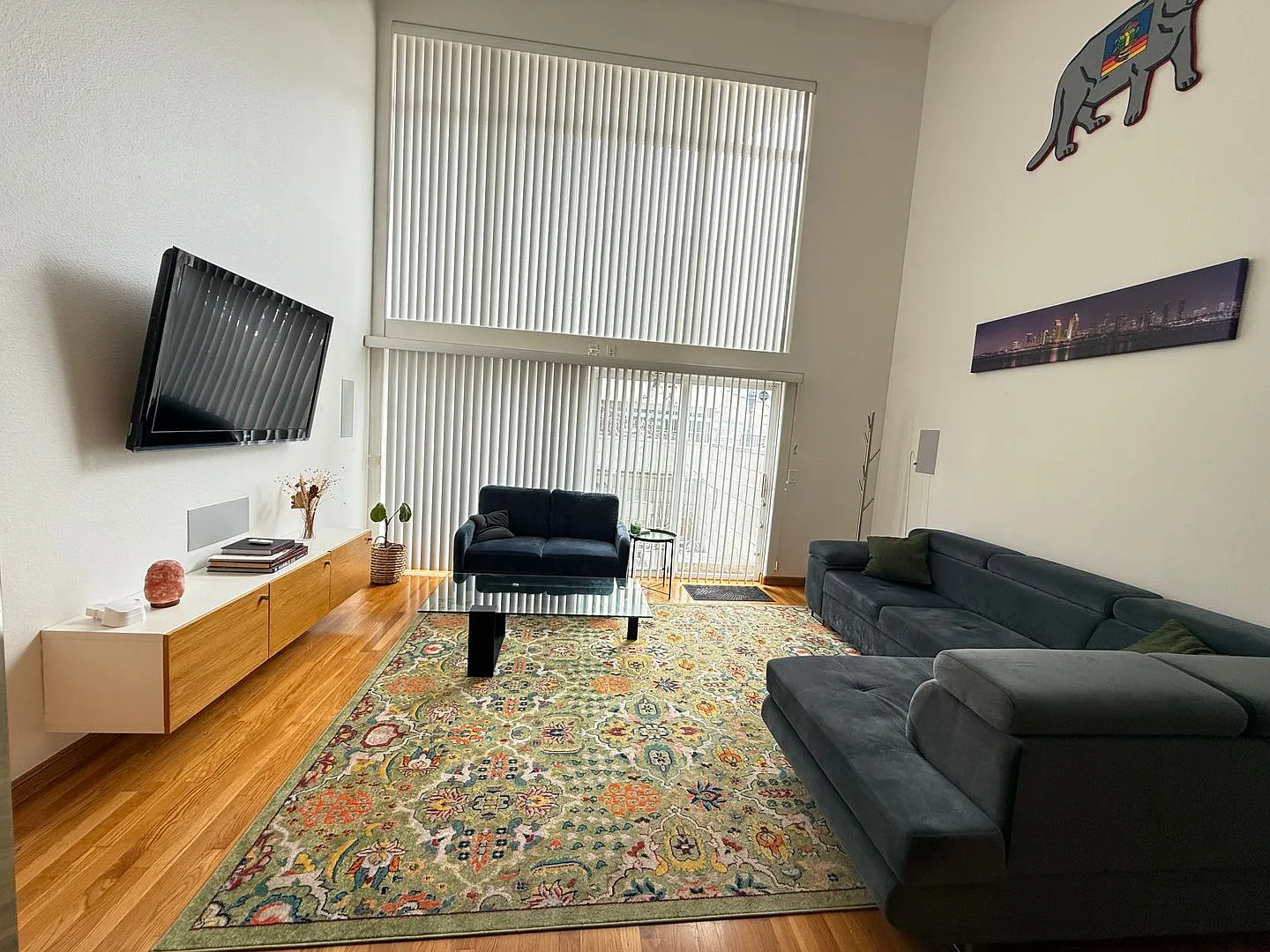 Charming Loft - 2 bed/ 2.5 bath in prime downtown San Diego! — Photo 4