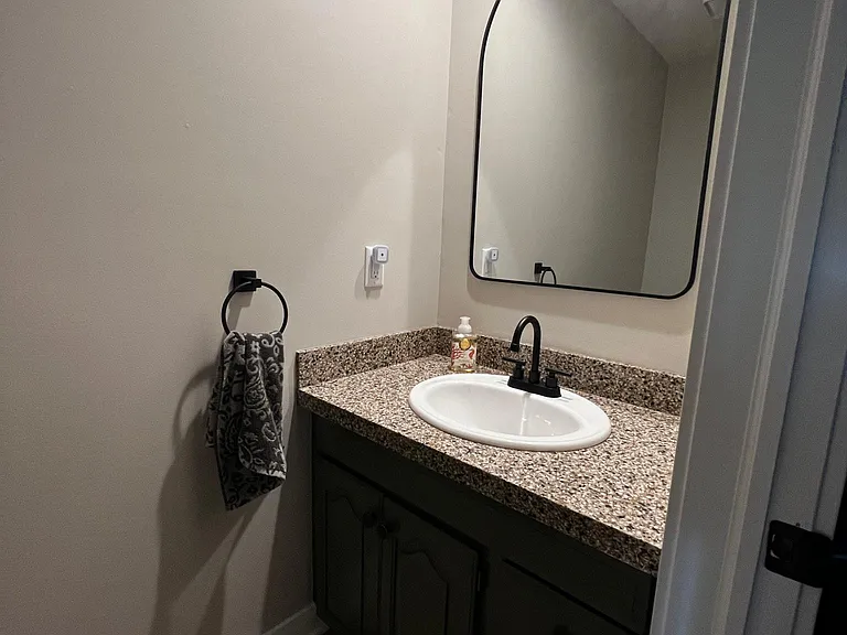 1006 NW Maple St — Photo 6