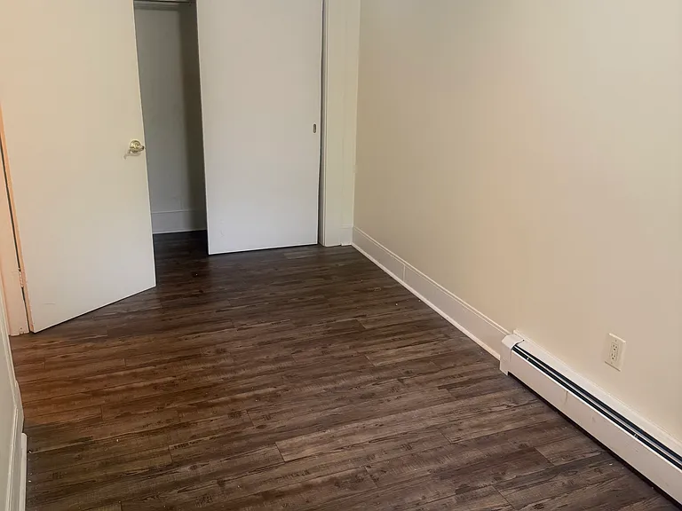 318 Washington St — Photo 12