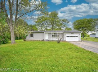 6288 Porter Rd, Grand Blanc, MI 48439