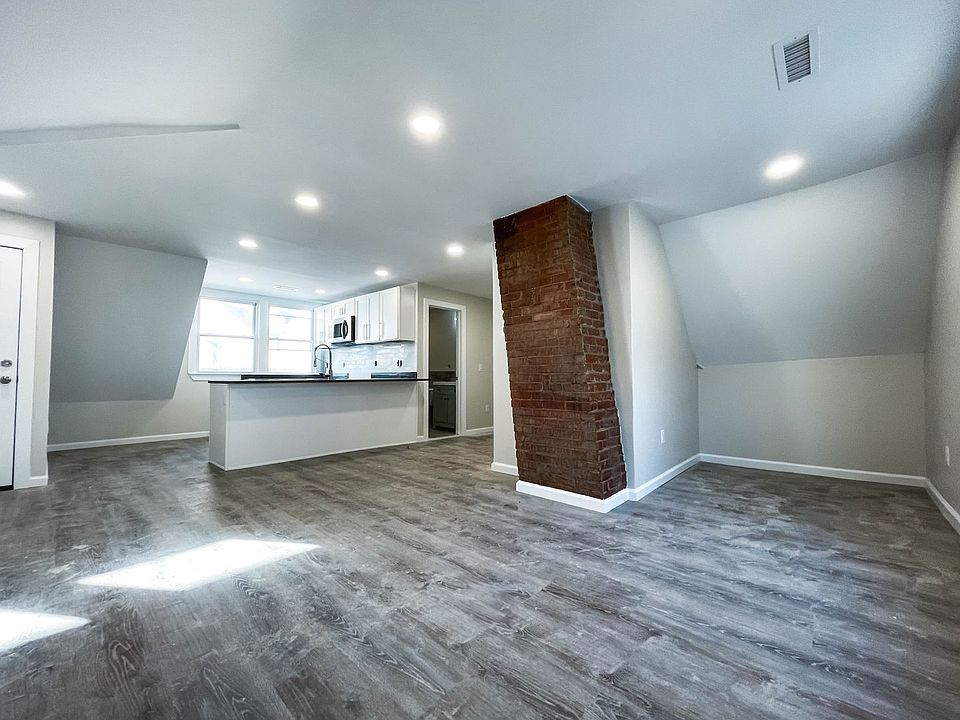 1st image of 44 Henry St APT 3