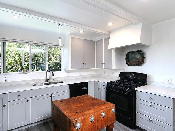 4th image of 3527 Fairchild St