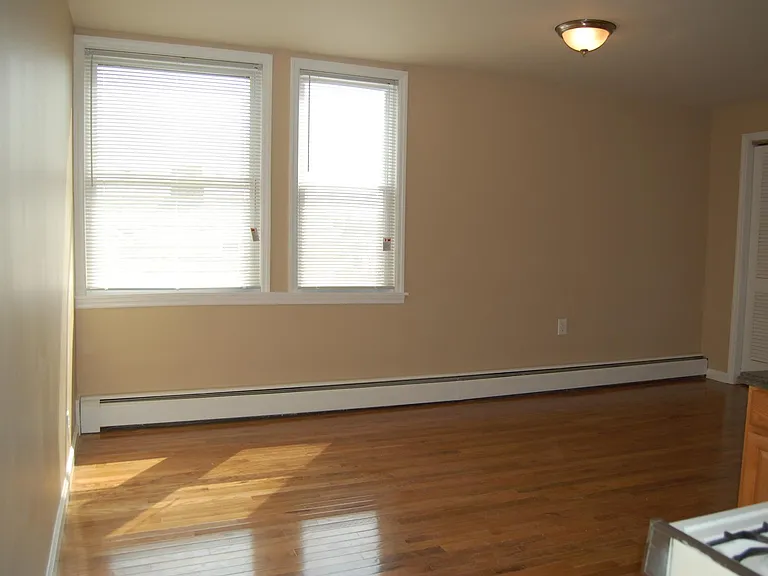 1154 Madison Ave #13 — Photo 6