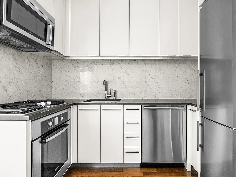 58 Metropolitan Ave #4G — Photo 4
