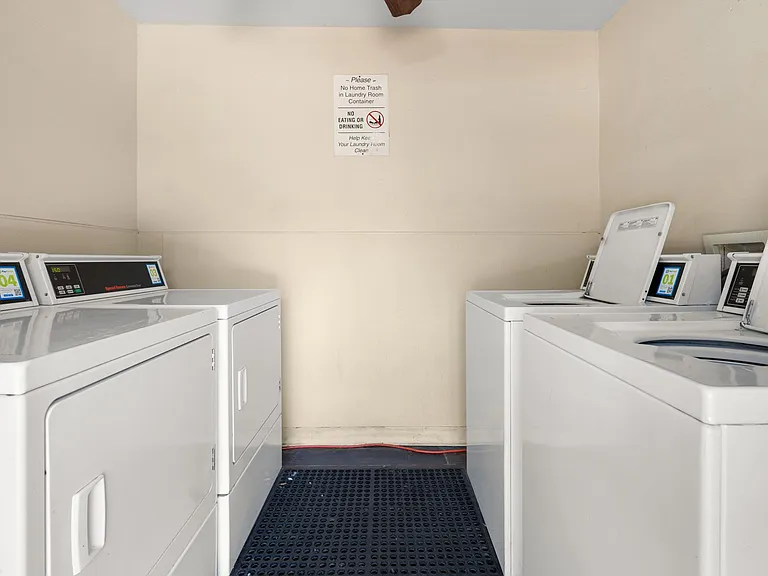 Waldorf Apartments- Riverside, CA — Photo 28