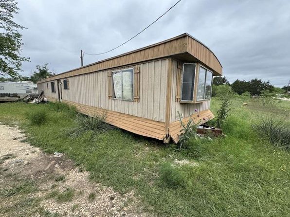 562 Siesta, Bandera, TX 78003