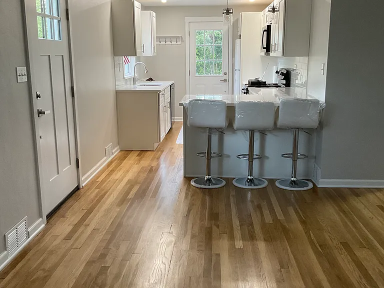 5238 Middle Rd — Photo 3