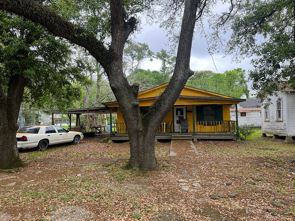 1st image of 612 N Ave E