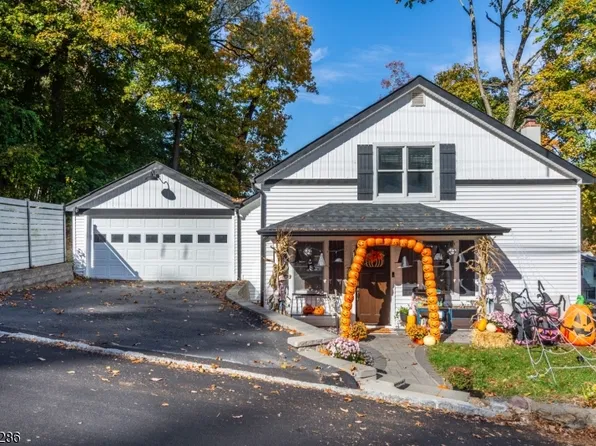 71 Mountainview Ave, Mount Arlington Boro, NJ 07856