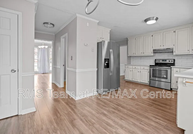 320 Saint Simons Cv — Photo 10