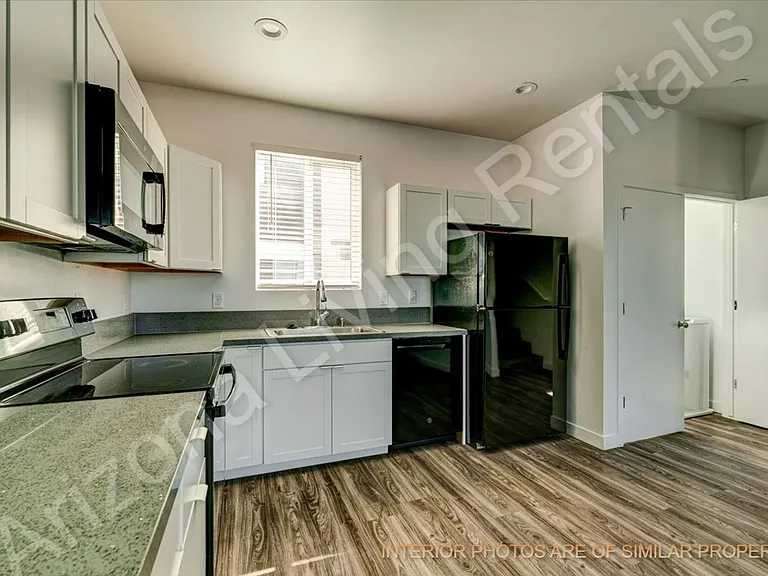 2132 Moyo Dr — Photo 8