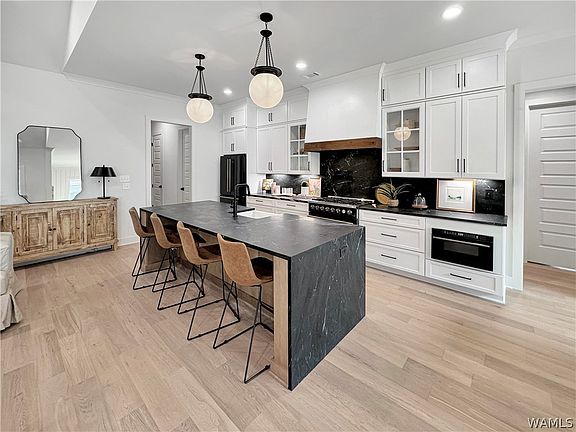 5th image of 6038 Rosemeade St