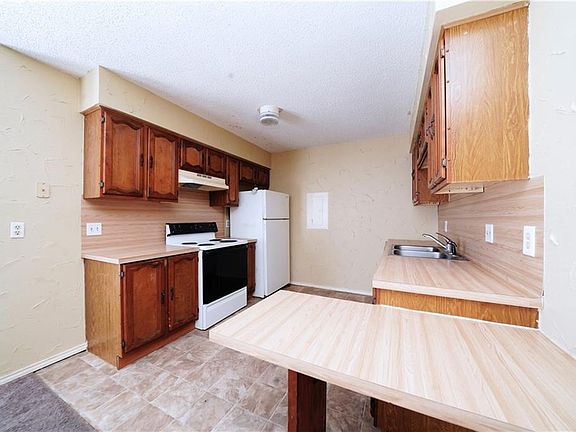 5th image of 6641 Rhine Dr #C