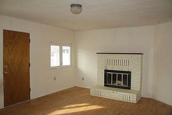 3rd image of 926 Jefferson Ave