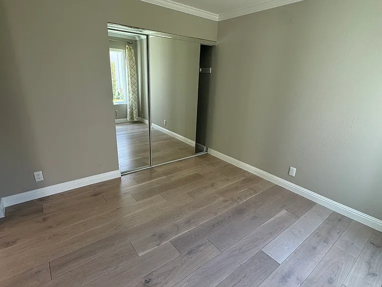 1127 Forrestal Ln — Photo 2