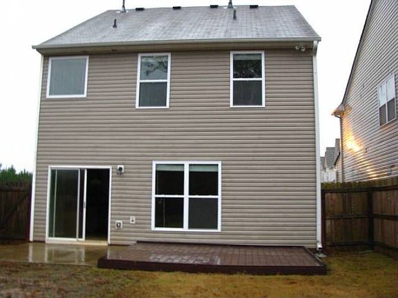 5th image of 921 Tamarisk Pl