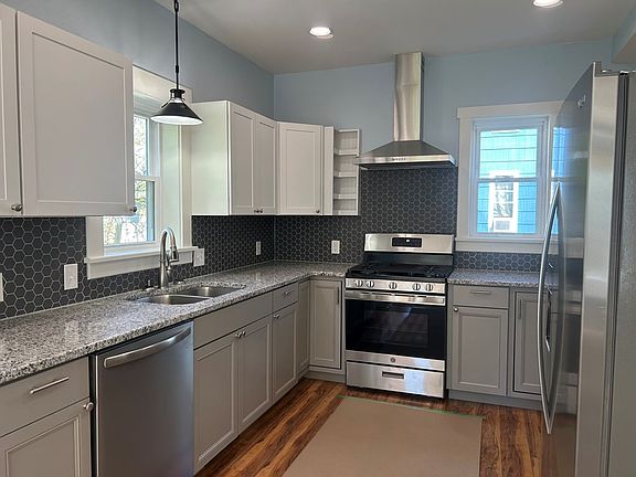 2nd image of 411 Park Ave