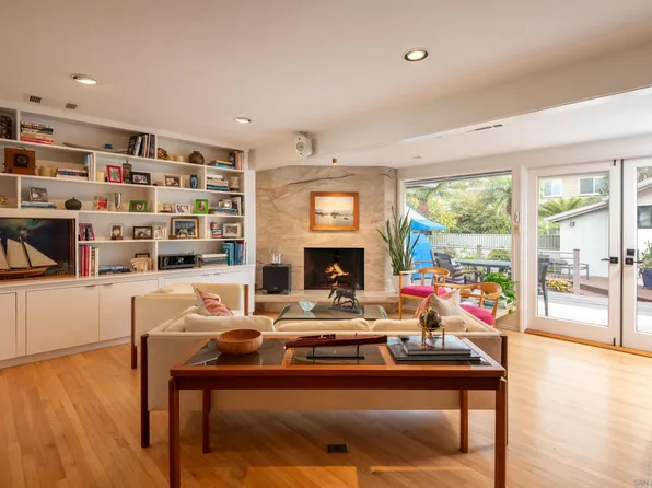 611 Savoy St, San Diego, CA 92106