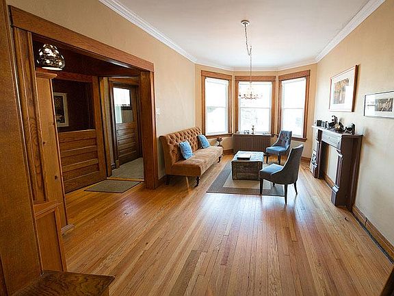 2nd image of 5146 N Claremont Ave Floor 1