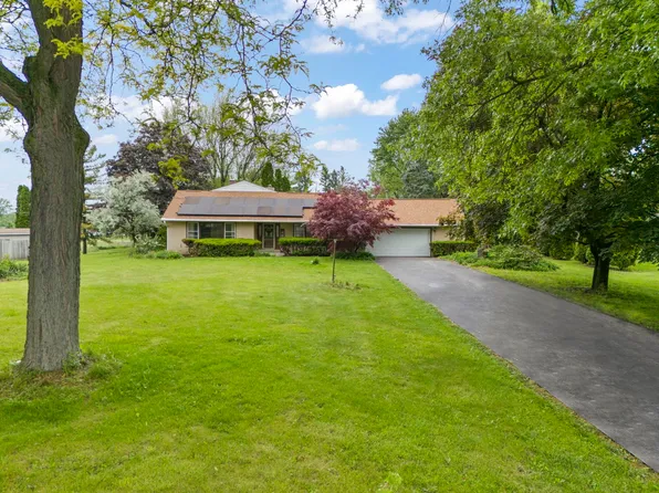 742 Crest Ave, Schaumburg, IL 60193