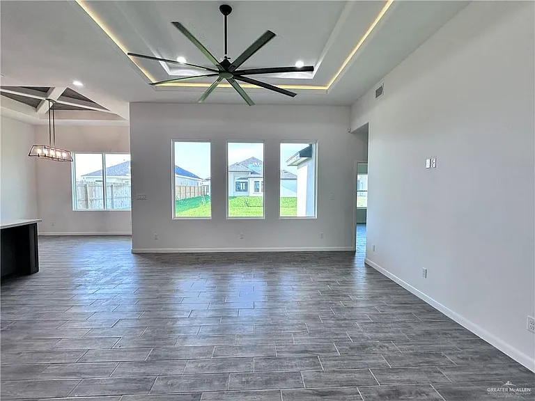 1100 Azalea St — Photo 8
