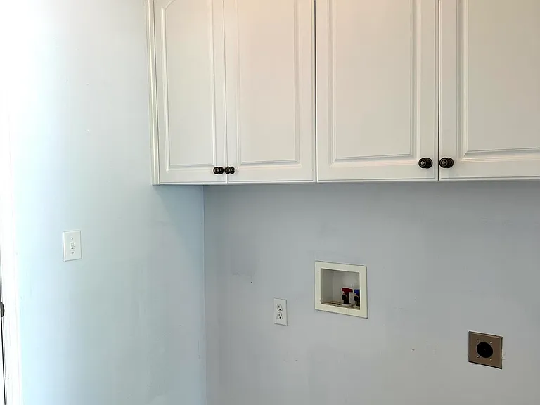 4458 Galway Dr — Photo 32