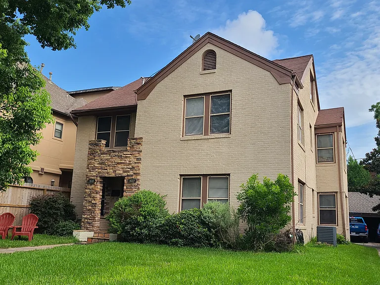 1610 Castle Ct — Photo 1