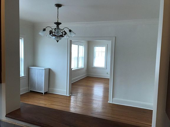 Kitchen cut through - view to dining room