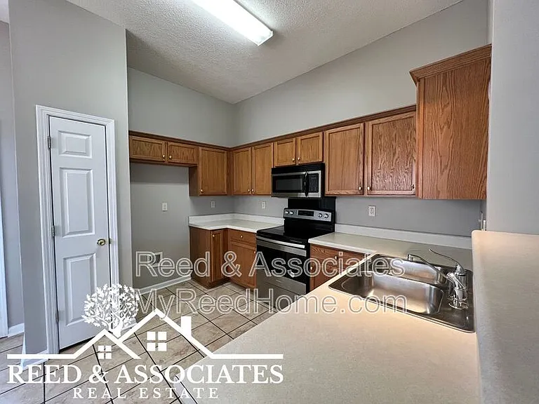 4824 Pine Forrest Dr — Photo 4