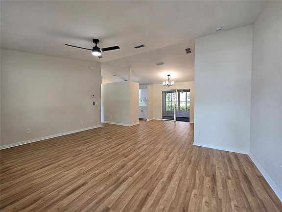 5th image of 6121 SW 103rd Loop