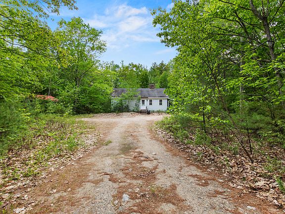 2nd image of 620 Ossipee Trail