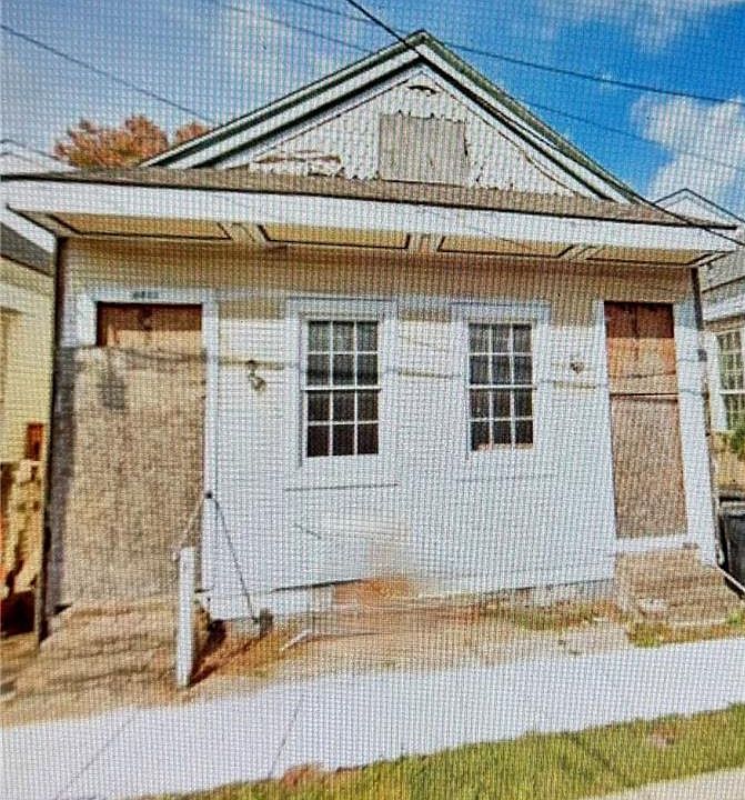 2nd image of 3509-11 S Saratoga St