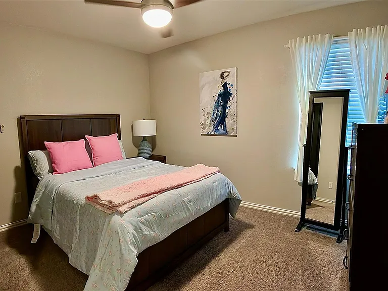 214 Club Crest Ln — Photo 4