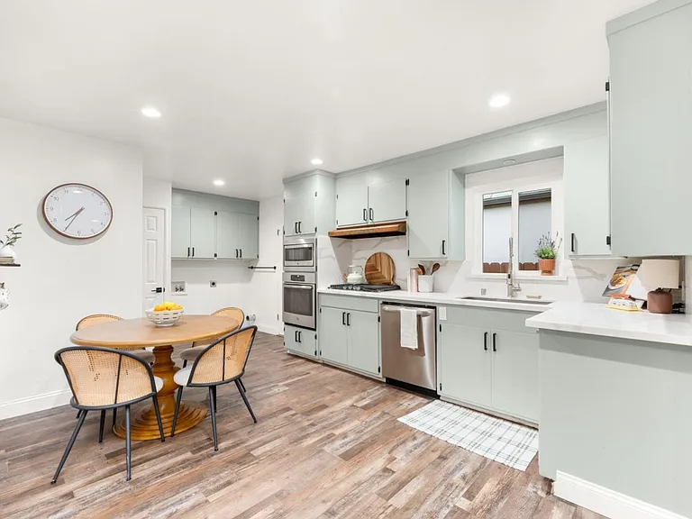 104 Columbia Ave — Photo 4