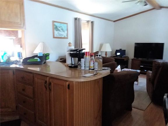 3rd image of 331 Dale Dr