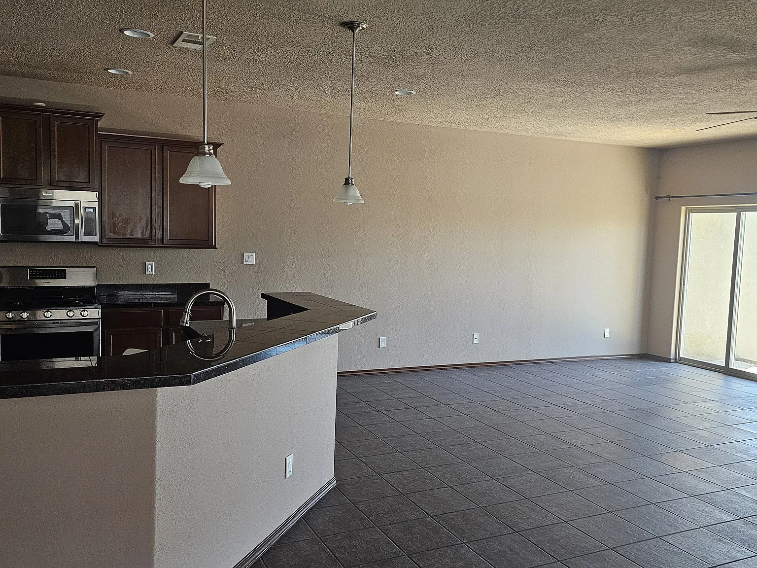 555 Avital Dr NE — Photo 4