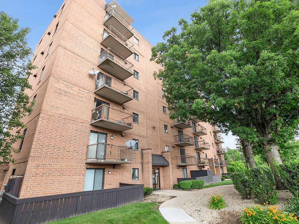2nd image of 5980 Lake Bluff Dr Unit 501
